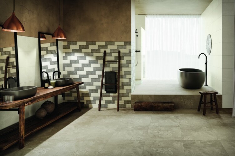 Extravagant gefliestes Badezimmer