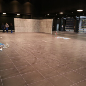 Geflieste Halle durch die Firma Fliesen-Sepp GmbH & Co. KG