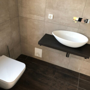 Stilvolles Badambiente der Firma Fliesen-Sepp GmbH & Co. KG