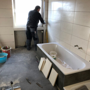 Sanierung in vollem Gange durch die Firma Fliesen-Sepp GmbH & Co. KG